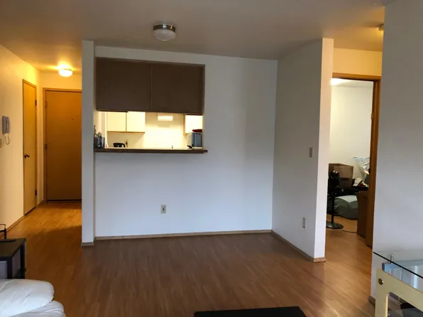 4253 8th Ave NE APT 203, Seattle, WA 98105