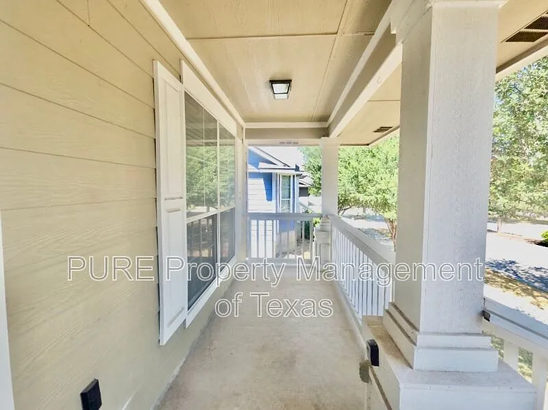 3 bed, 2.0 bath, 1639 sqft, $1,995 — Photo 3