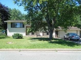 105 2nd Ln, Abbotsford, WI 54405