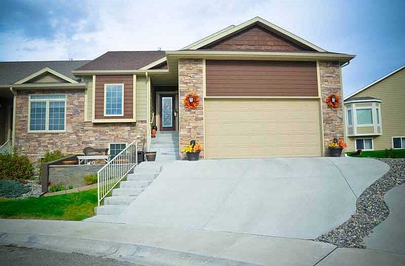 1st image of 3429 Castle Pines Dr