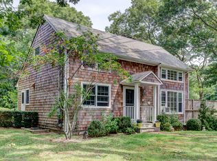 17 Beechwood Dr, Southampton, NY 11968