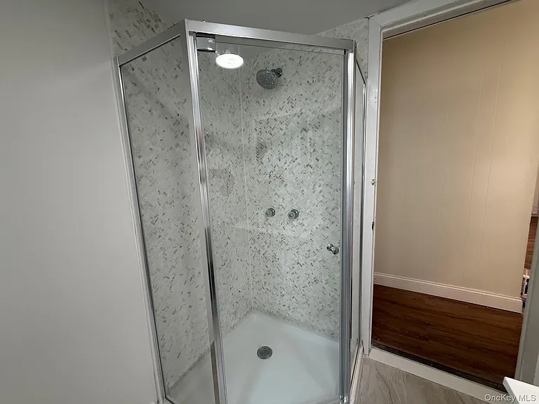 1082 Lynn Pl — Photo 6