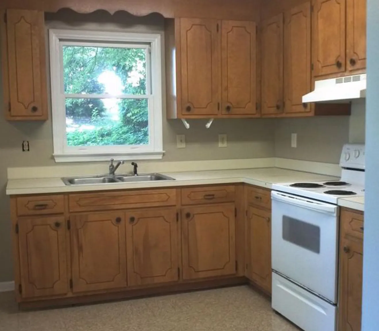 2 bed, 900 sqft, $1,300 — Photo 3
