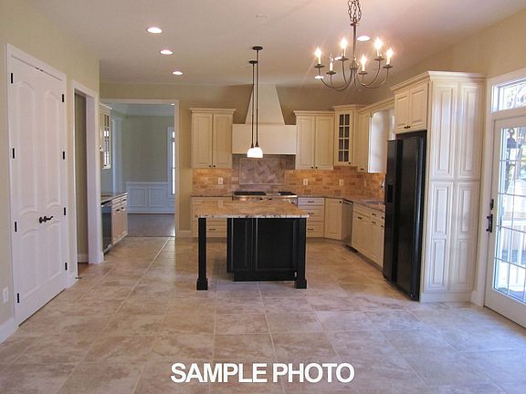 kitchen view 3, sample photo