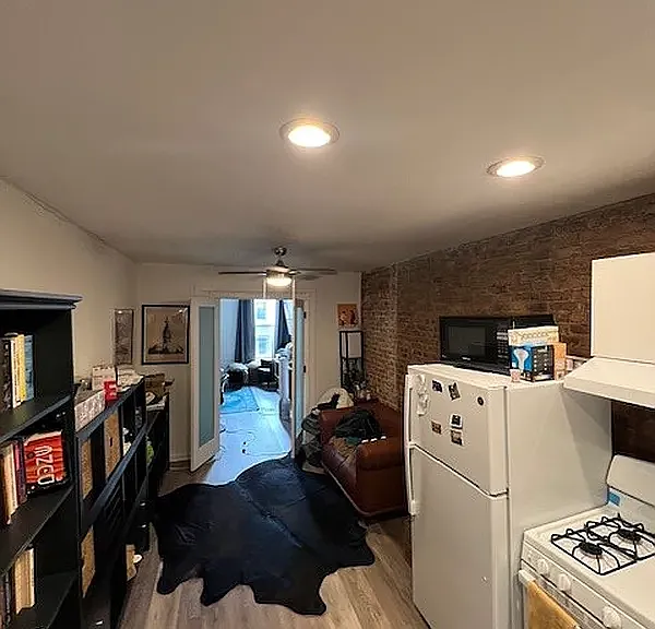 158 5th Ave #4 — Photo 4