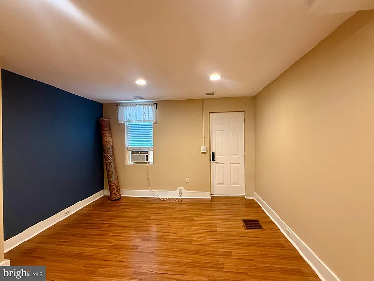 367 E Hector St — Photo 3