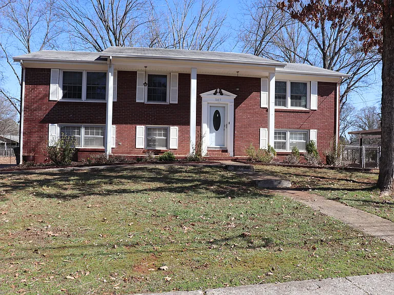 507 Town And Country Dr NW — Photo 1