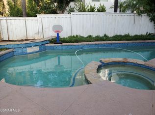 298 Saint Croix Ct, Oak Park, CA 91377