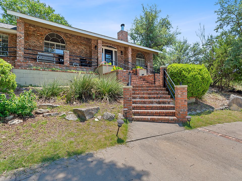 1st image of 513 Deckhouse Dr