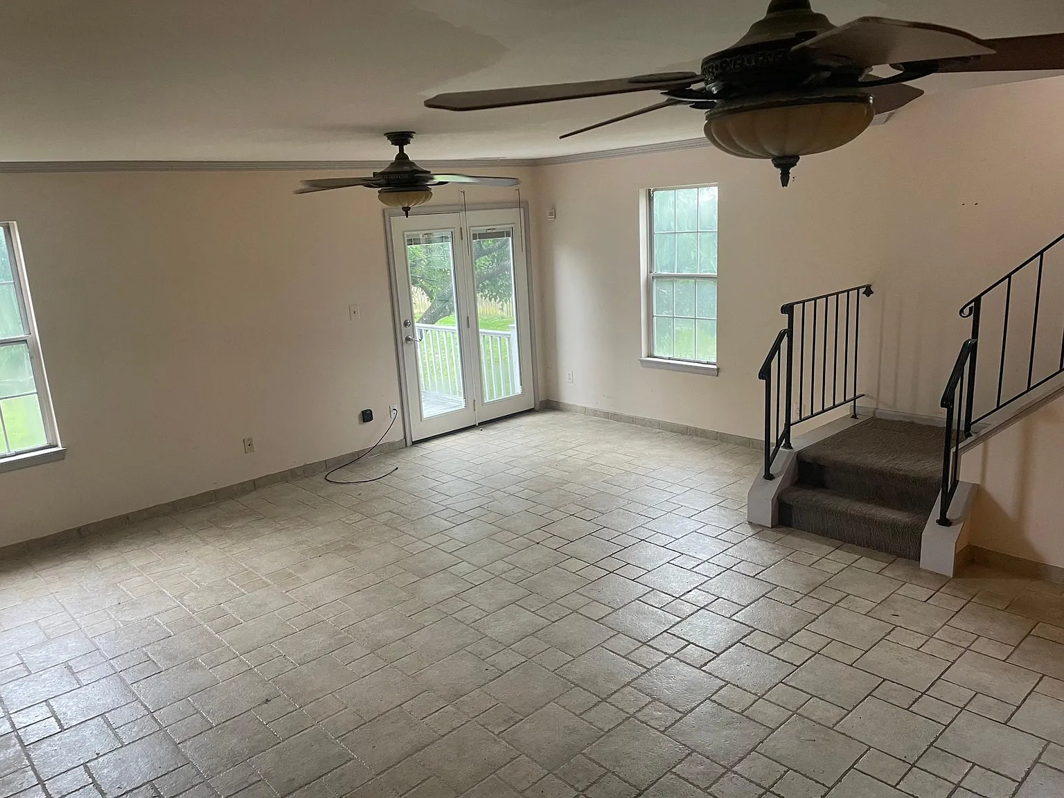 3 bed, 2.5 bath, 1332 sqft, $2,500 — Photo 2