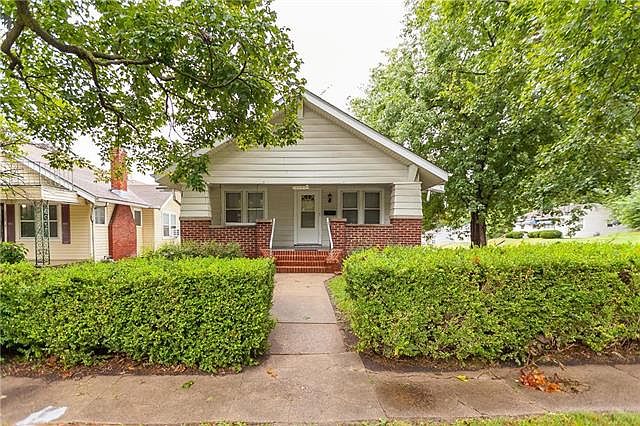 1st image of 2204 Doniphan Ave