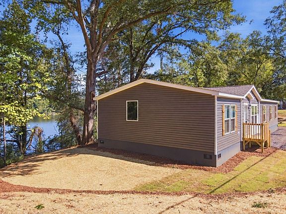 2nd image of 438 Berry Shoals Rd