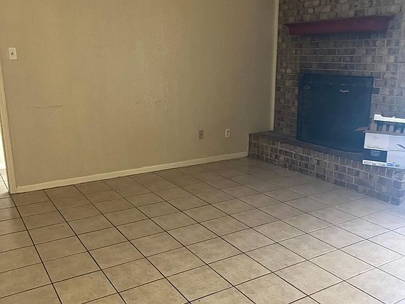 3rd image of 603 Courtney Ln