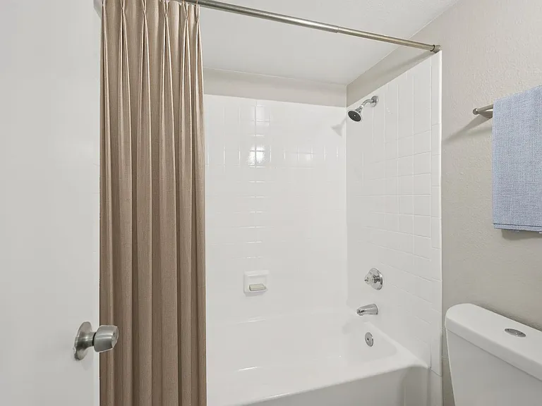 Jade Ridge Apartments — Photo 83