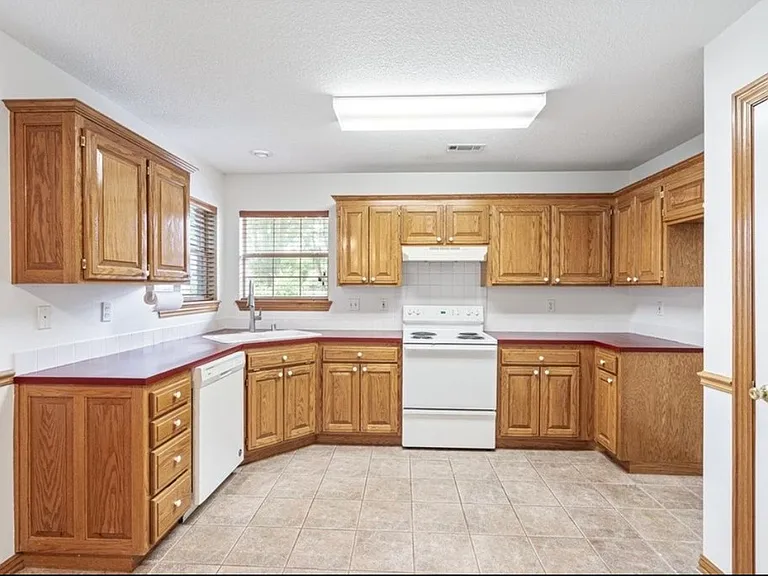889 S Parkwood Dr — Photo 5