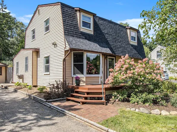 3361 Beaumont Ave, Ann Arbor, MI 48105