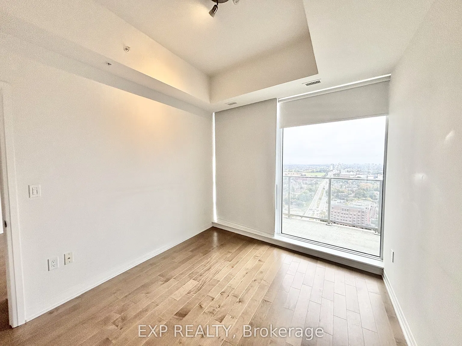 1 bed, $2,400 — Photo 4