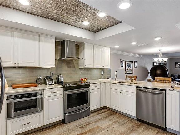 4th image of 544 Pinellas Bayway S APT 202