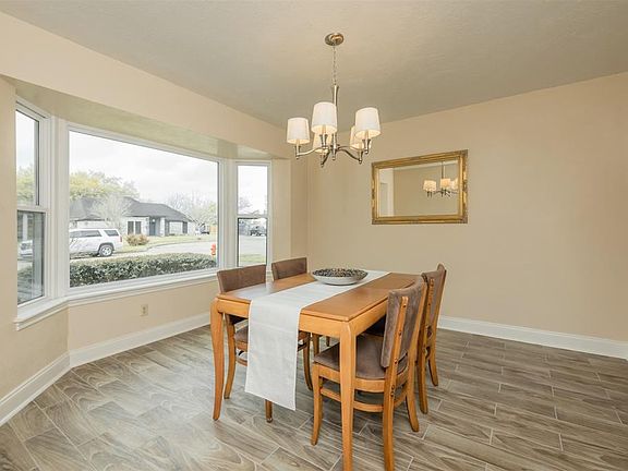 4th image of 2326 Harwell Cir