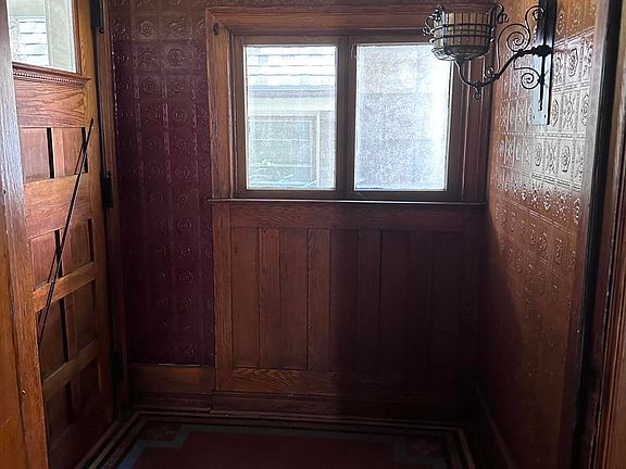 4th image of 60 College Ave NE