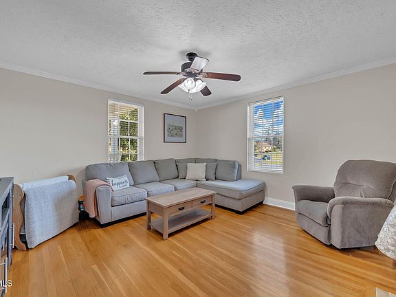 5th image of 411 W Main Blvd