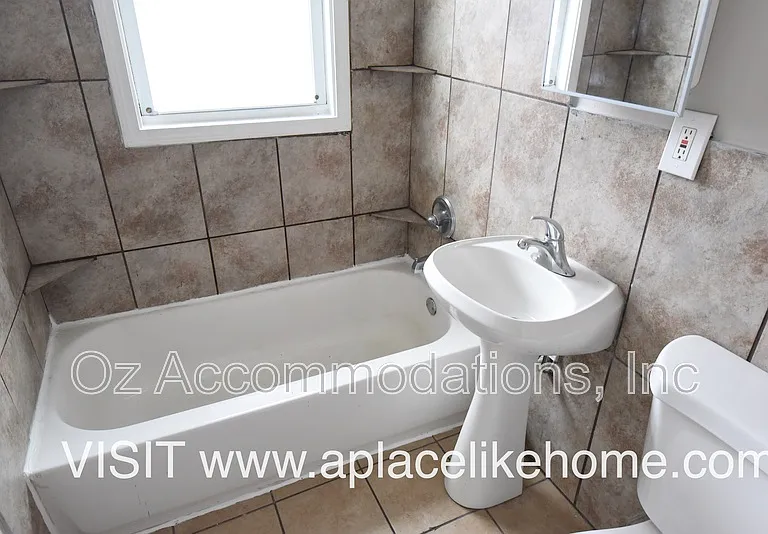1109 S Appleton Ave — Photo 8