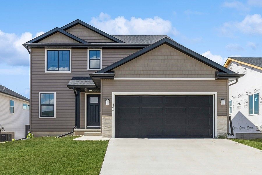 1st image of 406 NE Country Meadow Dr