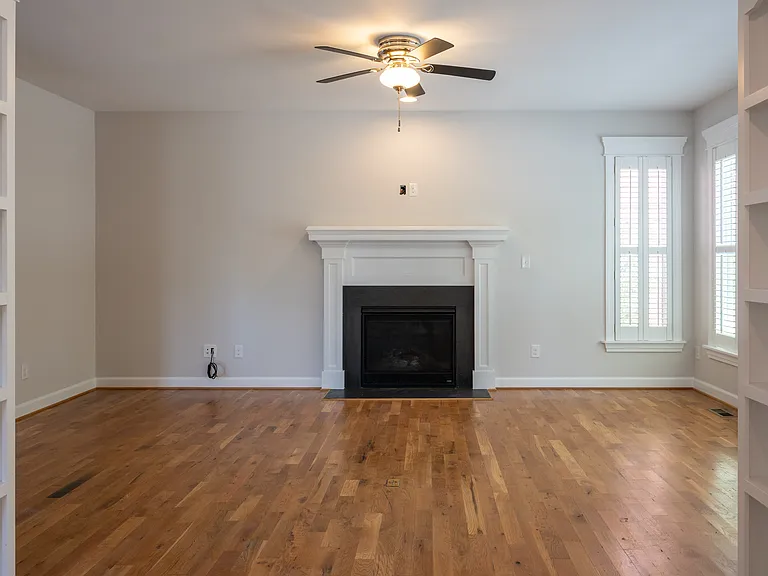 243 Huntley Ave — Photo 5