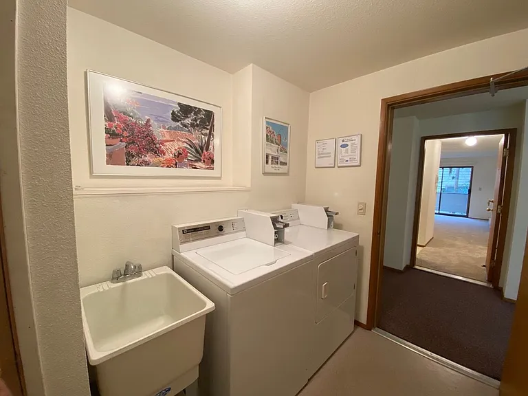 Shorecrest Apartments — Photo 22
