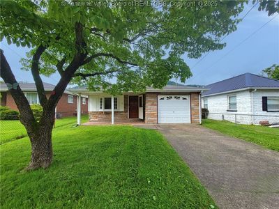121 W Reynolds Ave, Belle, WV, 25015