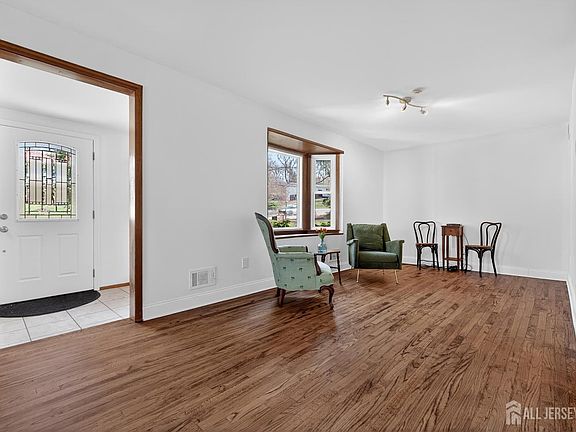 4th image of 76 Telegraph Hill Rd