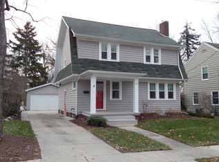 916 Sunset Ln, East Lansing, MI 48823