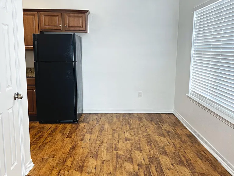 101 S Alabama St #10 — Photo 8