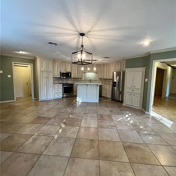 8706 Sandstone Dr — Photo 6