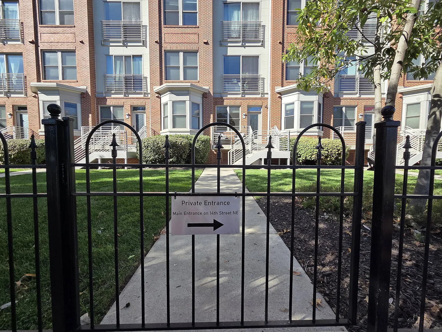 1 bed, 720 sqft, $2,200 — Photo 2