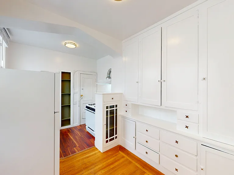 2945 Van Ness Ave #10 — Photo 3