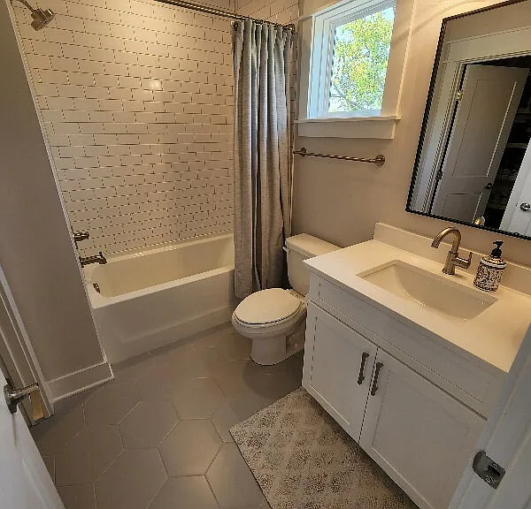 530 Edwin St #22 — Photo 13