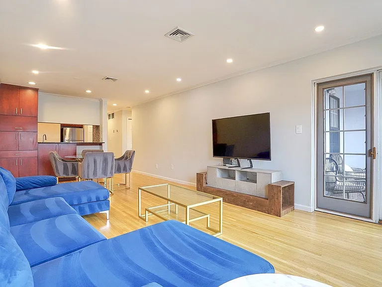 1001 Clinton St #5B — Photo 8