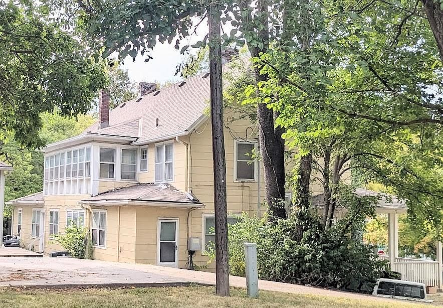 1st image of 1001 S 5th St