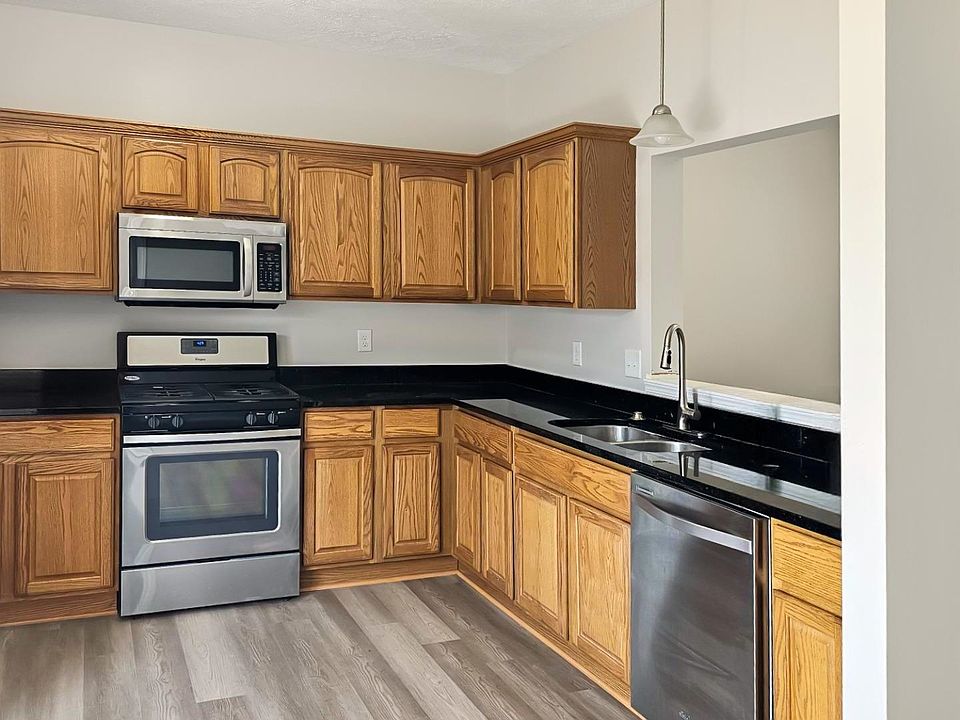 2401 River Oaks Ln Rockford IL Zillow