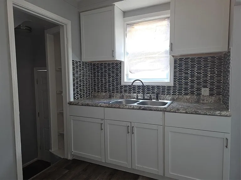 19350 Huntington Rd — Photo 3