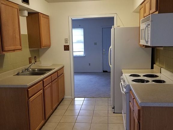 3rd image of 739-B Demaret Dr