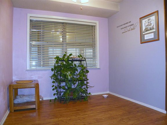 3rd image of 108 Heights Park Dr