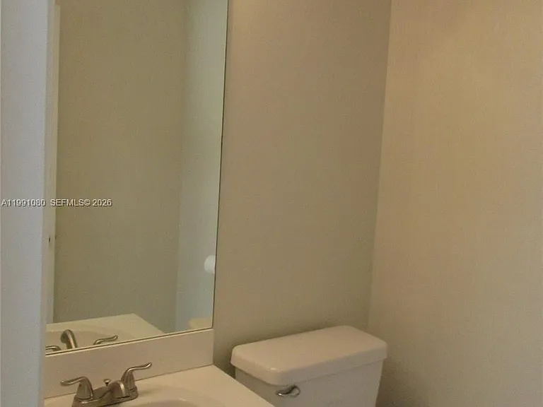 6825 SW 45th Ln #12 — Photo 8
