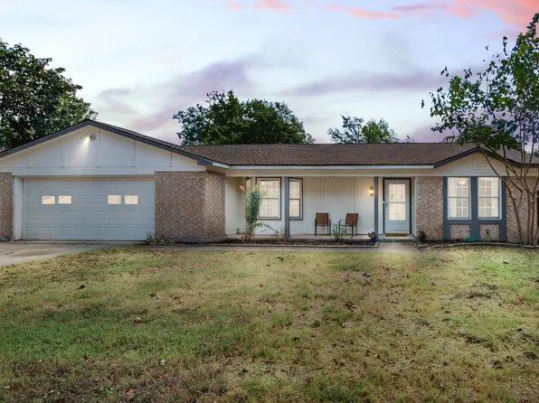 6940 Briardale Dr, North Richland Hills, TX 76182