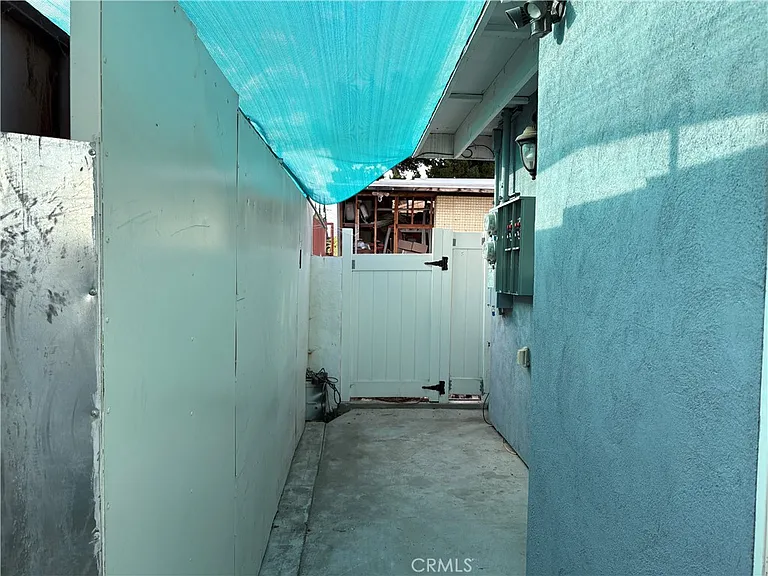 7501 1/2 Corbin Ave — Photo 18