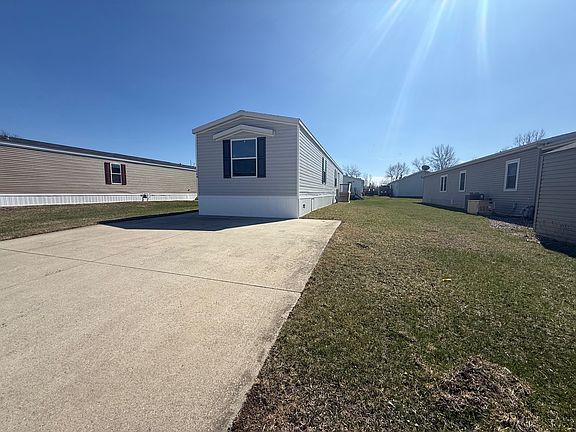 2nd image of 164 Saddlebrook Dr #164
