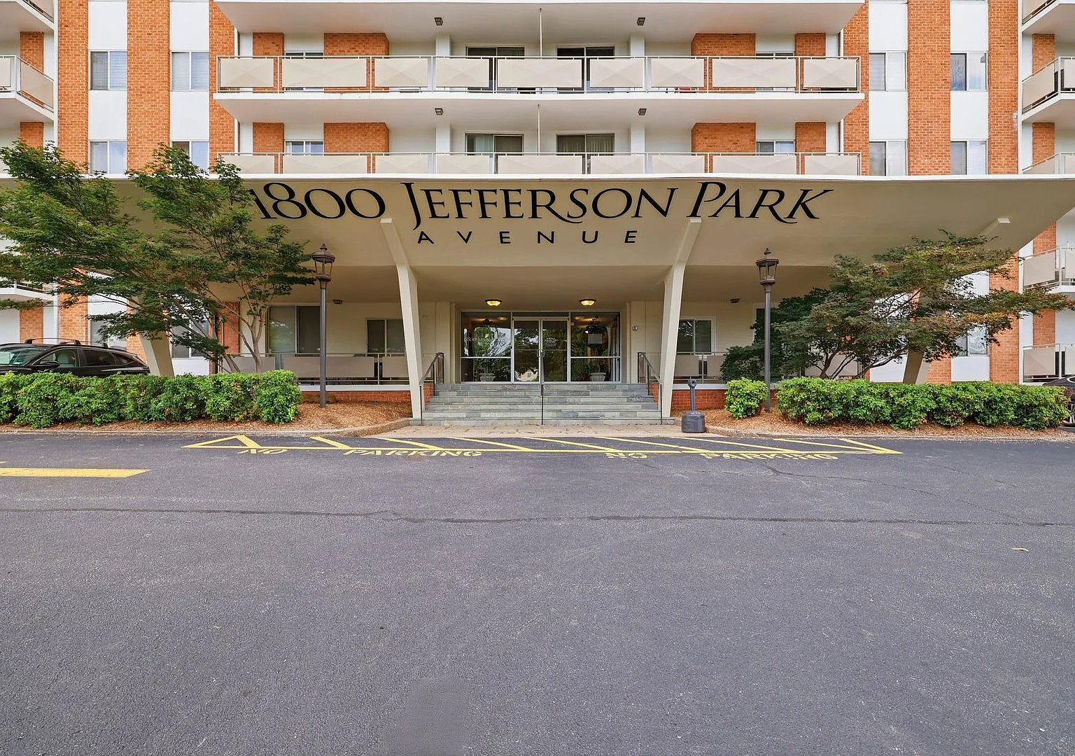 1800 Jefferson Park Avenue #912 — Photo 1
