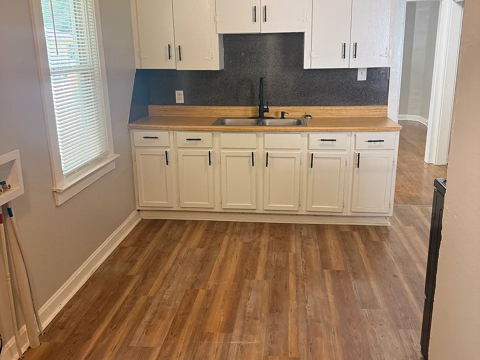 518 N Graham Ave #520