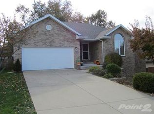 2294 W Nottingham St, Springfield, MO 65810